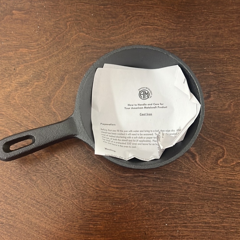 Mini cast iron fry pan - Picture 3 of 6